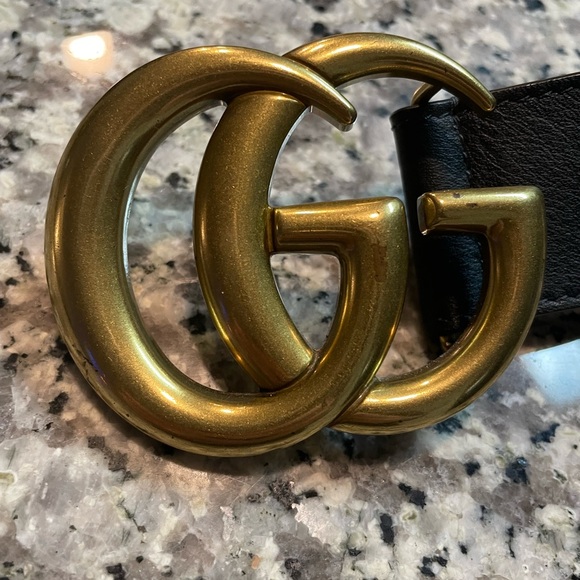 Gucci Black Leather Belt with Gold Buckle - Picture 2 of 6